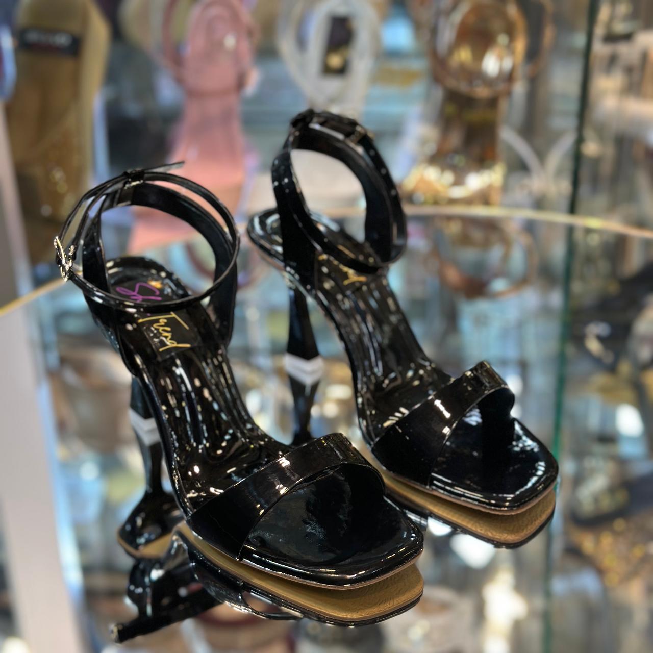 Black heel sandal ic76